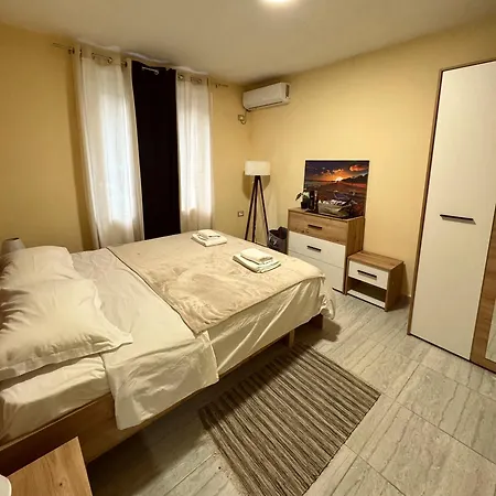 Appartement Urban In Blloku Tirana